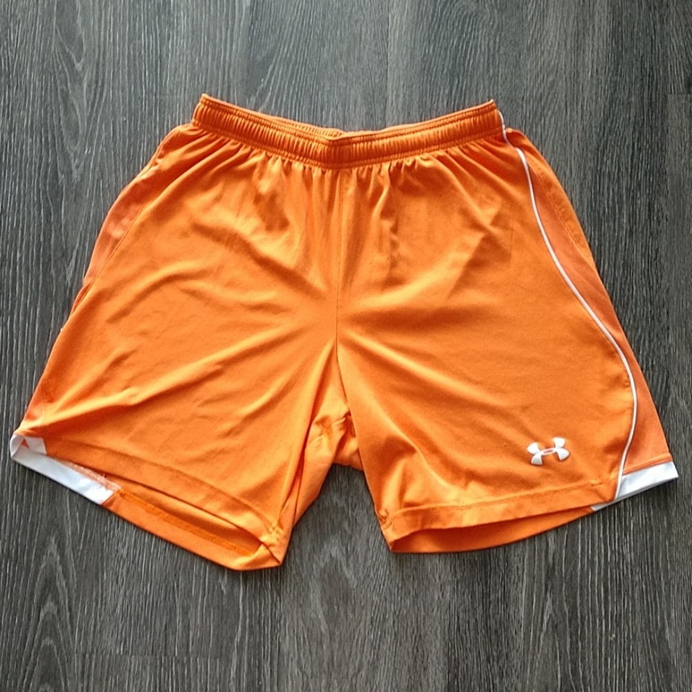 Men's Medium Under Armour Athletic Shorts